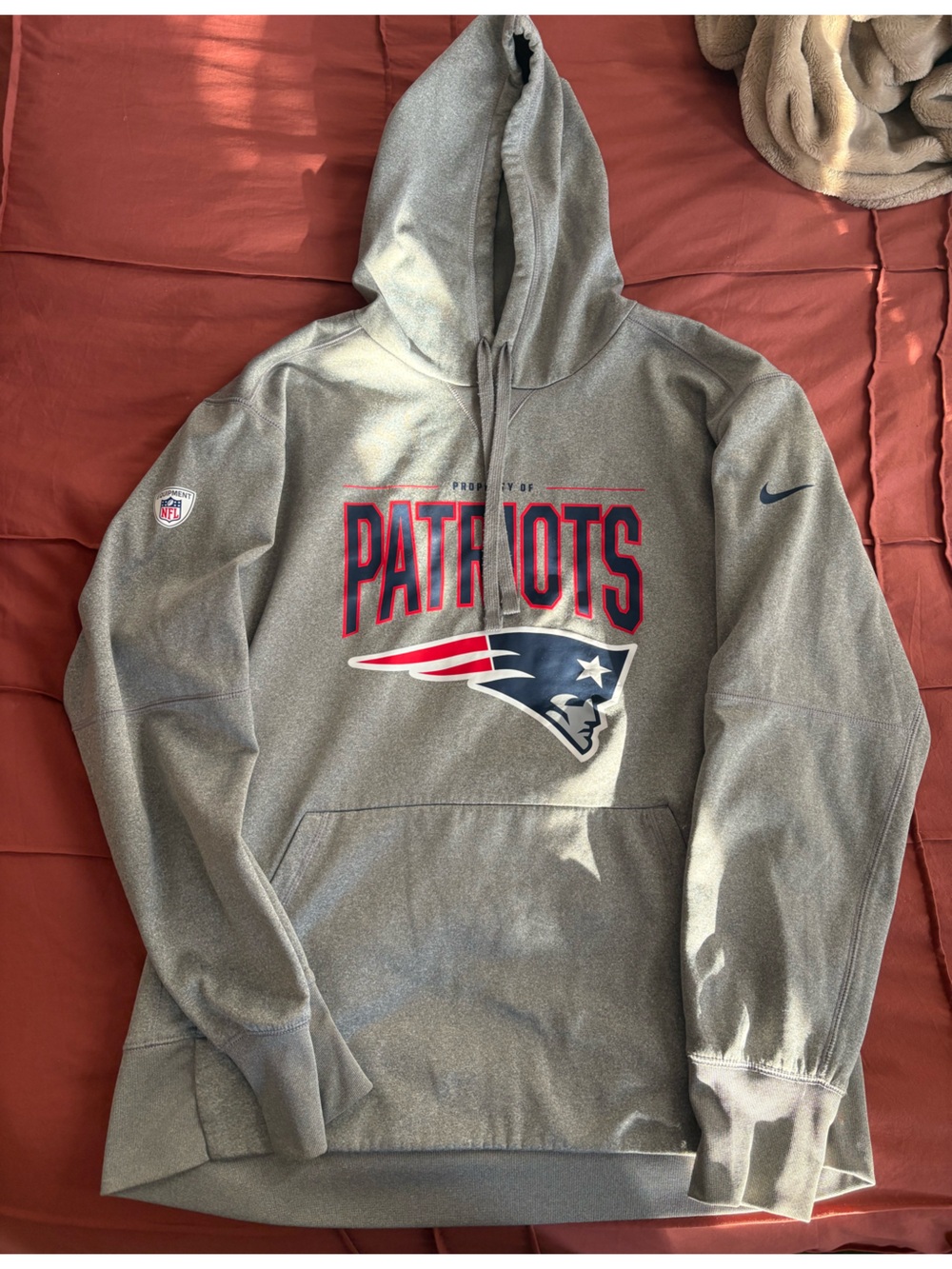Nike Grey New England Patriots Pullover Hoodie, size large